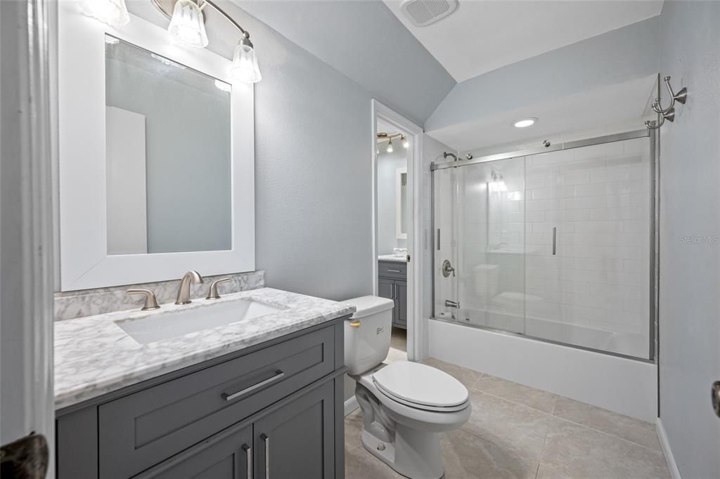 Active With Contract: $199,000 (2 beds, 2 baths, 1306 Square Feet)