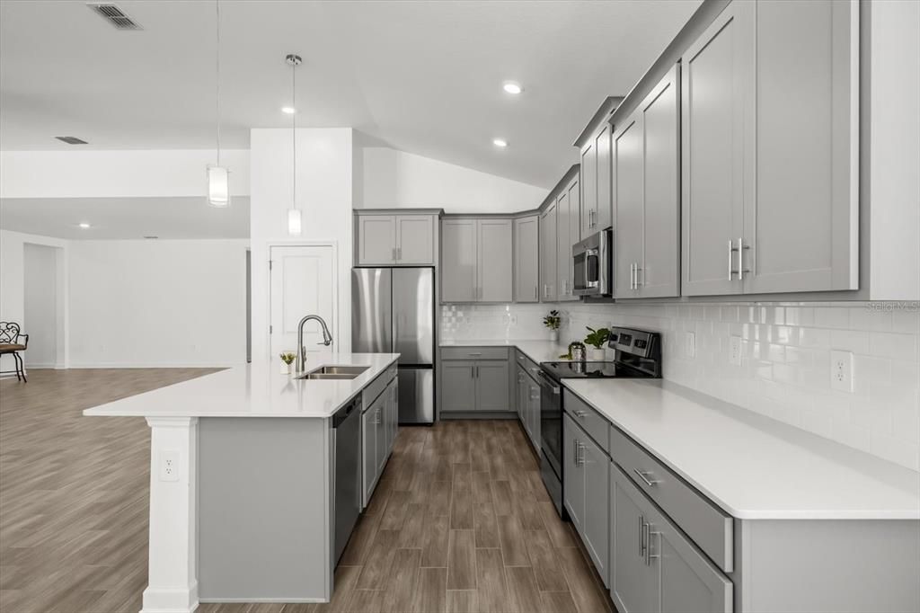 На продажу: $474,999 (4 спален, 3 ванн, 2621 Квадратных фут)