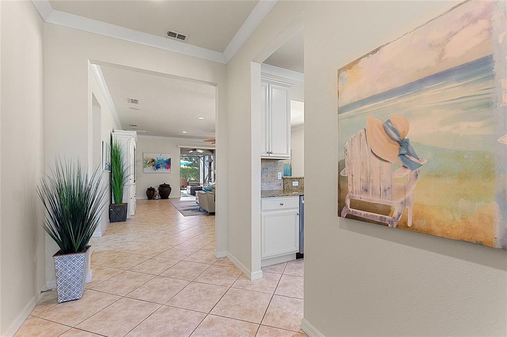 合同活跃: $414,900 (3 贝兹, 2 浴室, 1962 平方英尺)