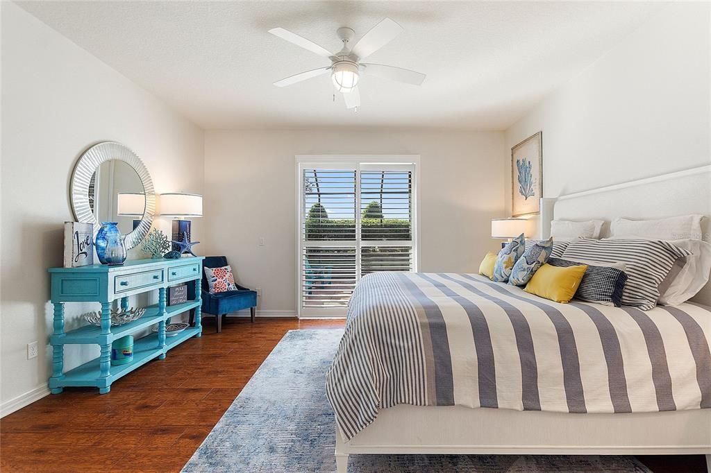 合同活跃: $414,900 (3 贝兹, 2 浴室, 1962 平方英尺)