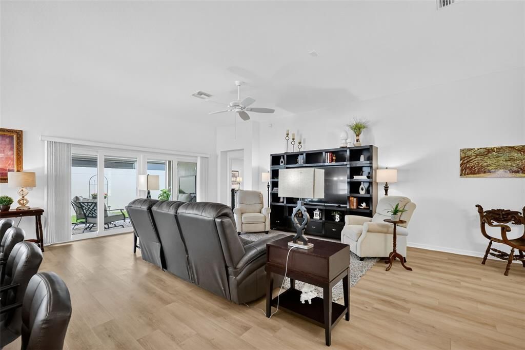 En Venta: $500,000 (3 camas, 2 baños, 1966 Pies cuadrados)