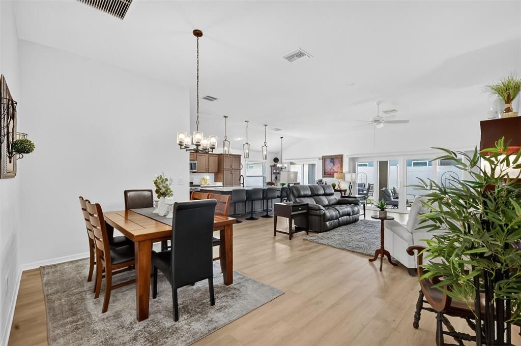 En Venta: $500,000 (3 camas, 2 baños, 1966 Pies cuadrados)