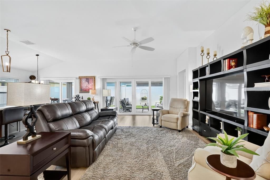 En Venta: $500,000 (3 camas, 2 baños, 1966 Pies cuadrados)