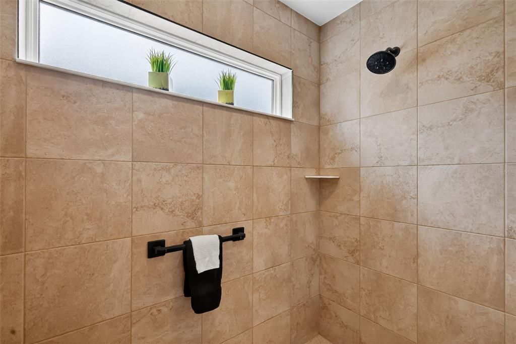 En Venta: $500,000 (3 camas, 2 baños, 1966 Pies cuadrados)