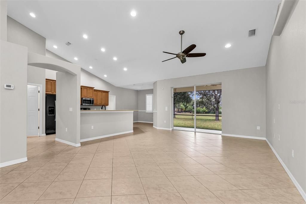 For Sale: $369,000 (4 beds, 2 baths, 1976 Square Feet)