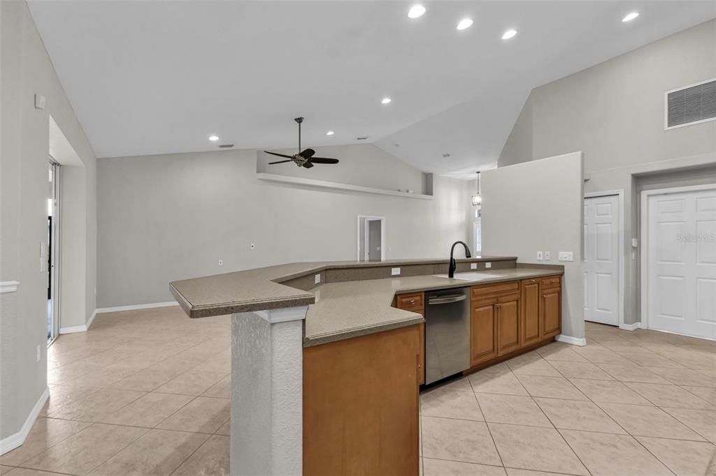 For Sale: $369,000 (4 beds, 2 baths, 1976 Square Feet)