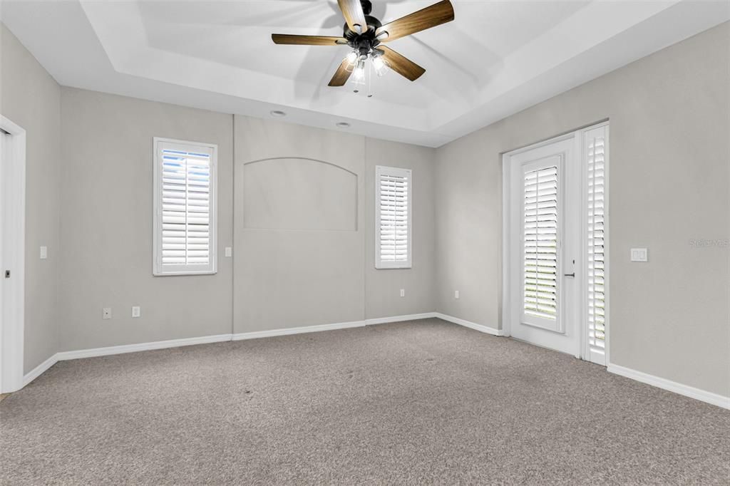 For Sale: $369,000 (4 beds, 2 baths, 1976 Square Feet)