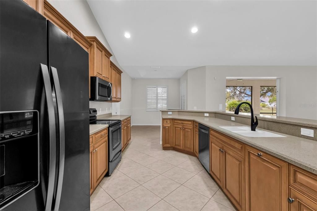 For Sale: $369,000 (4 beds, 2 baths, 1976 Square Feet)