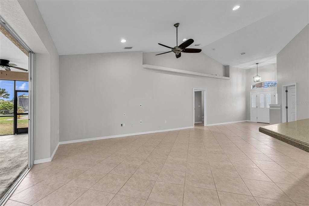 For Sale: $369,000 (4 beds, 2 baths, 1976 Square Feet)