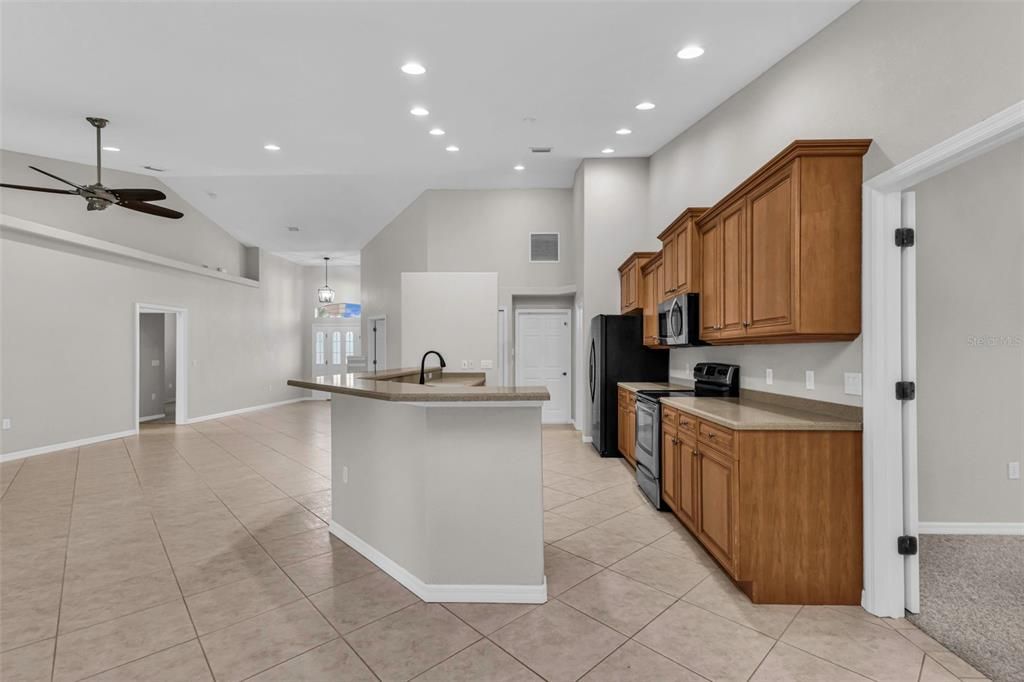 For Sale: $369,000 (4 beds, 2 baths, 1976 Square Feet)