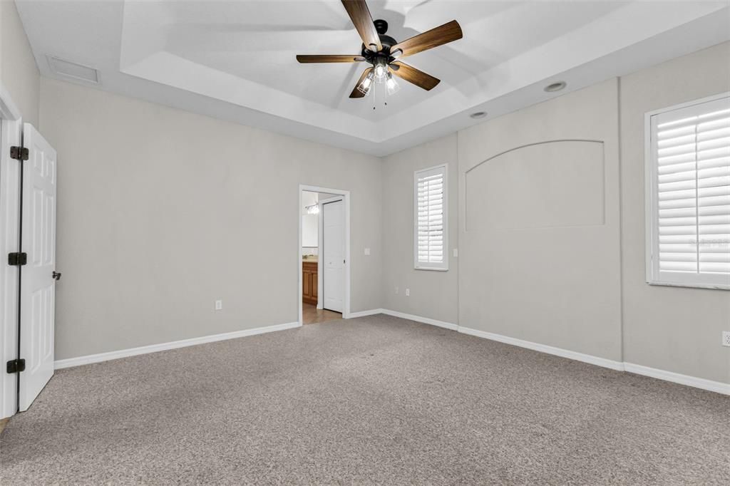 For Sale: $369,000 (4 beds, 2 baths, 1976 Square Feet)