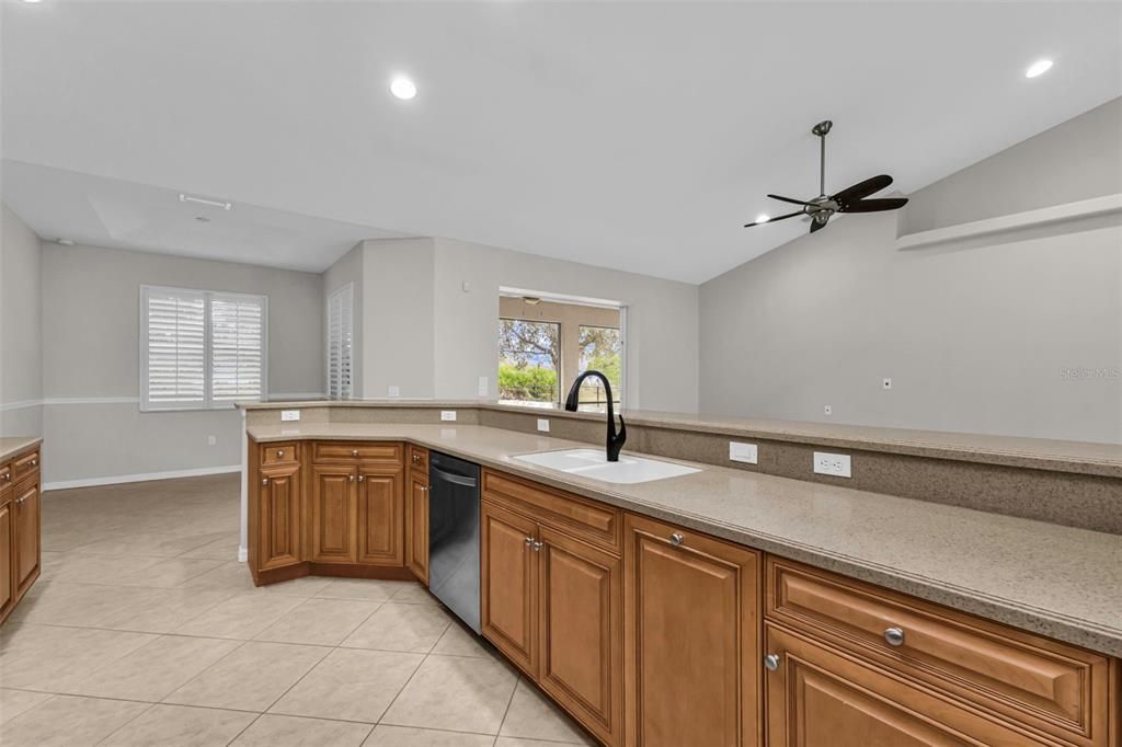 For Sale: $369,000 (4 beds, 2 baths, 1976 Square Feet)