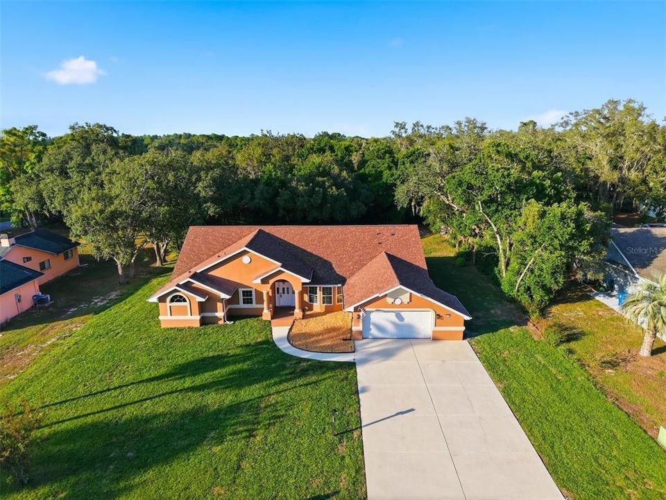 Activo con contrato: $475,000 (3 camas, 2 baños, 2310 Pies cuadrados)