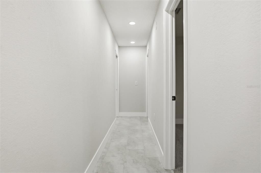 Activo con contrato: $475,000 (3 camas, 2 baños, 2310 Pies cuadrados)