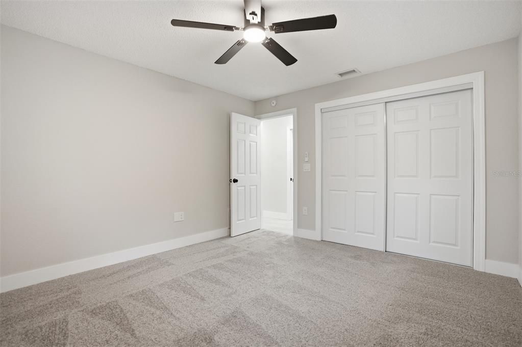 Activo con contrato: $475,000 (3 camas, 2 baños, 2310 Pies cuadrados)