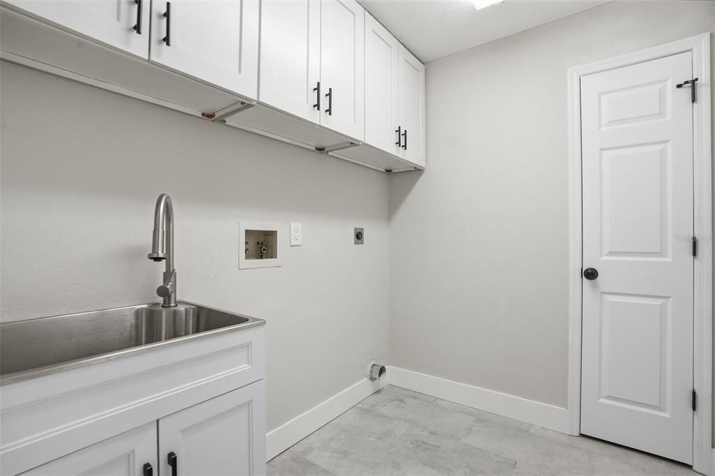 Activo con contrato: $475,000 (3 camas, 2 baños, 2310 Pies cuadrados)