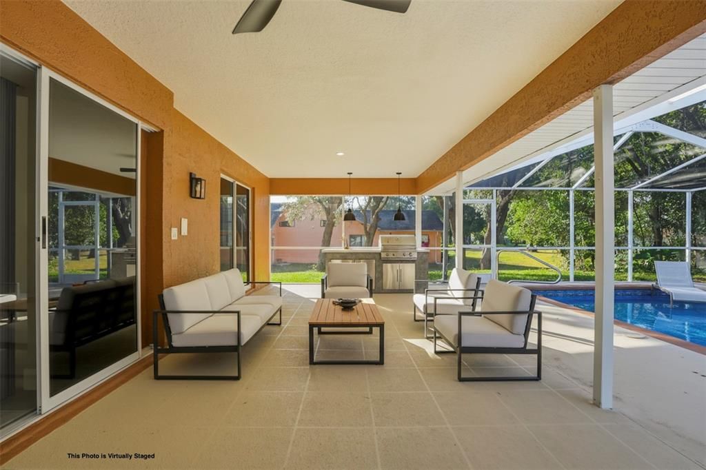 Activo con contrato: $475,000 (3 camas, 2 baños, 2310 Pies cuadrados)