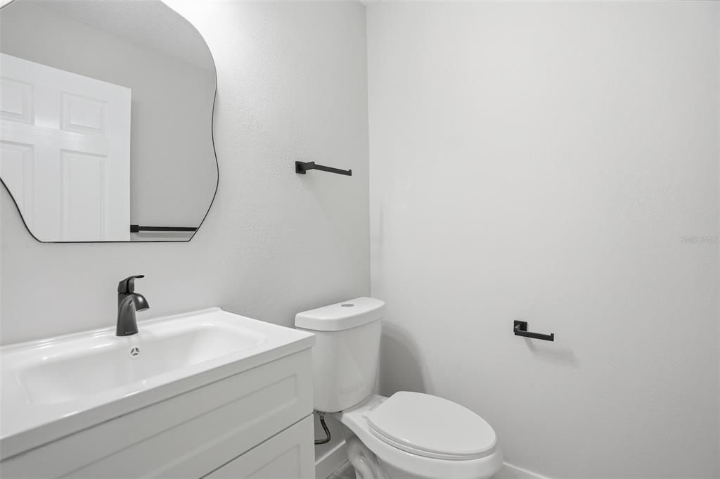 Activo con contrato: $475,000 (3 camas, 2 baños, 2310 Pies cuadrados)