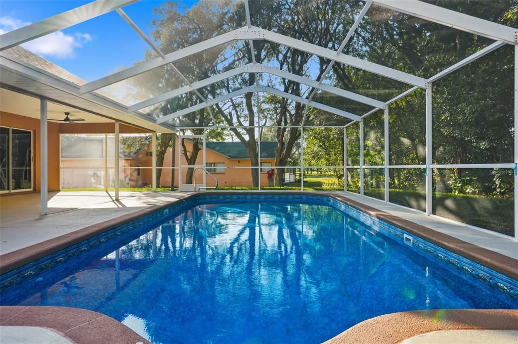 Activo con contrato: $475,000 (3 camas, 2 baños, 2310 Pies cuadrados)