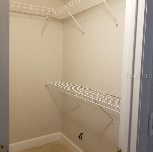 Activo con contrato: $2,195 (4 camas, 2 baños, 1661 Pies cuadrados)