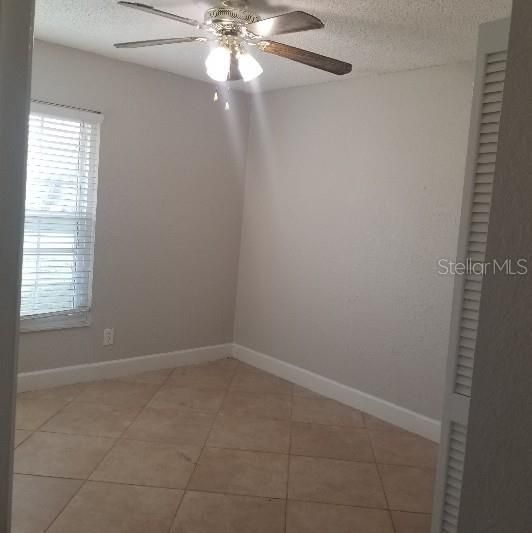 Activo con contrato: $2,195 (4 camas, 2 baños, 1661 Pies cuadrados)