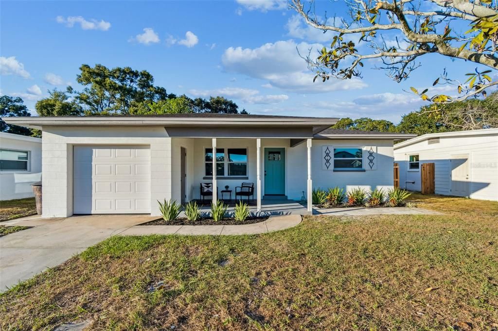 Activo con contrato: $384,900 (2 camas, 2 baños, 1096 Pies cuadrados)