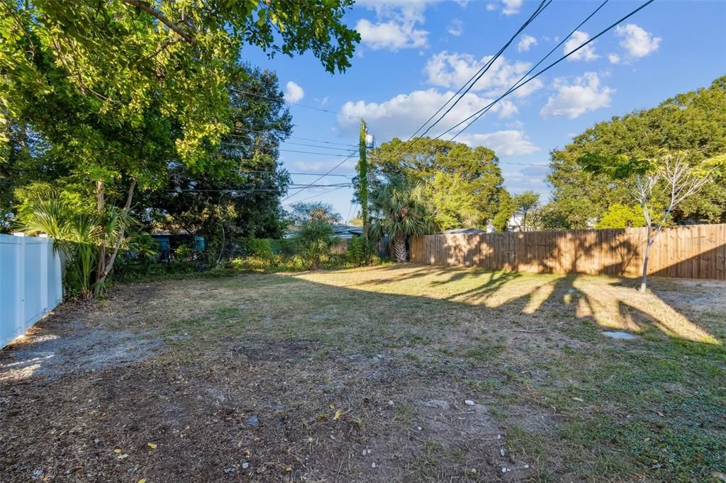 Activo con contrato: $384,900 (2 camas, 2 baños, 1096 Pies cuadrados)