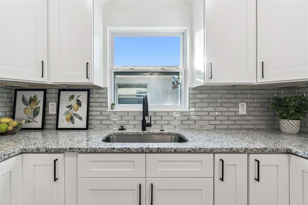 Activo con contrato: $384,900 (2 camas, 2 baños, 1096 Pies cuadrados)