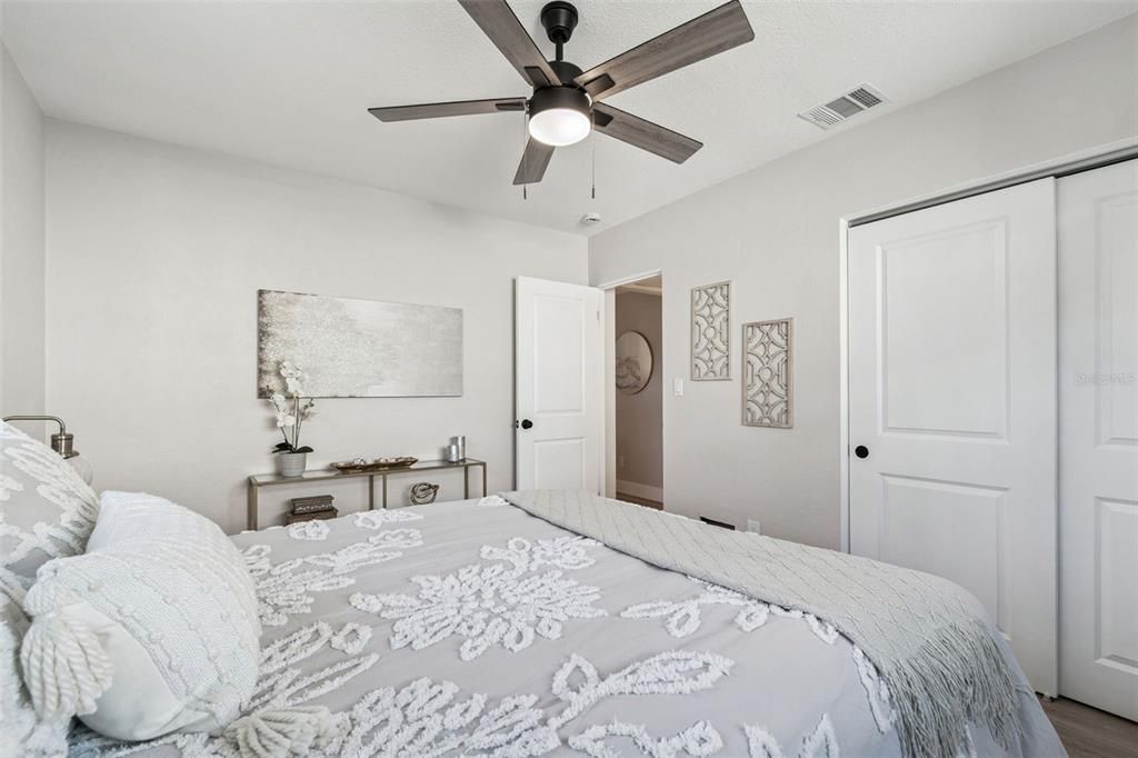 Activo con contrato: $384,900 (2 camas, 2 baños, 1096 Pies cuadrados)