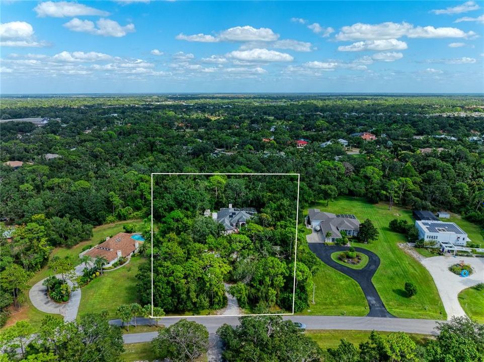 合同活跃: $799,000 (3 贝兹, 3 浴室, 3301 平方英尺)