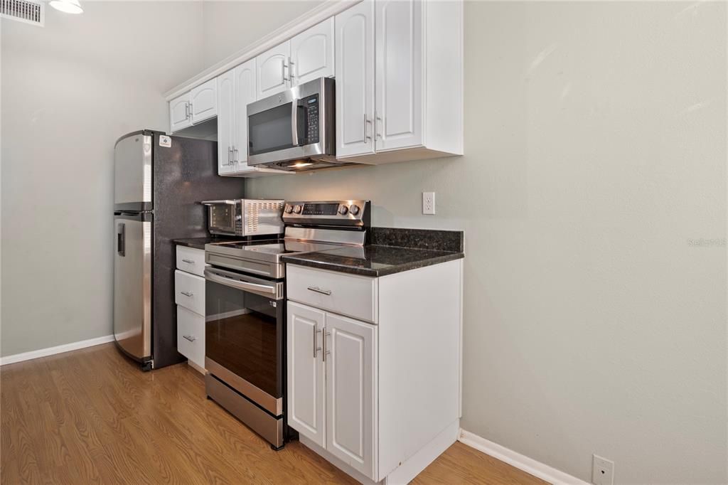 For Sale: $289,900 (3 beds, 2 baths, 1231 Square Feet)