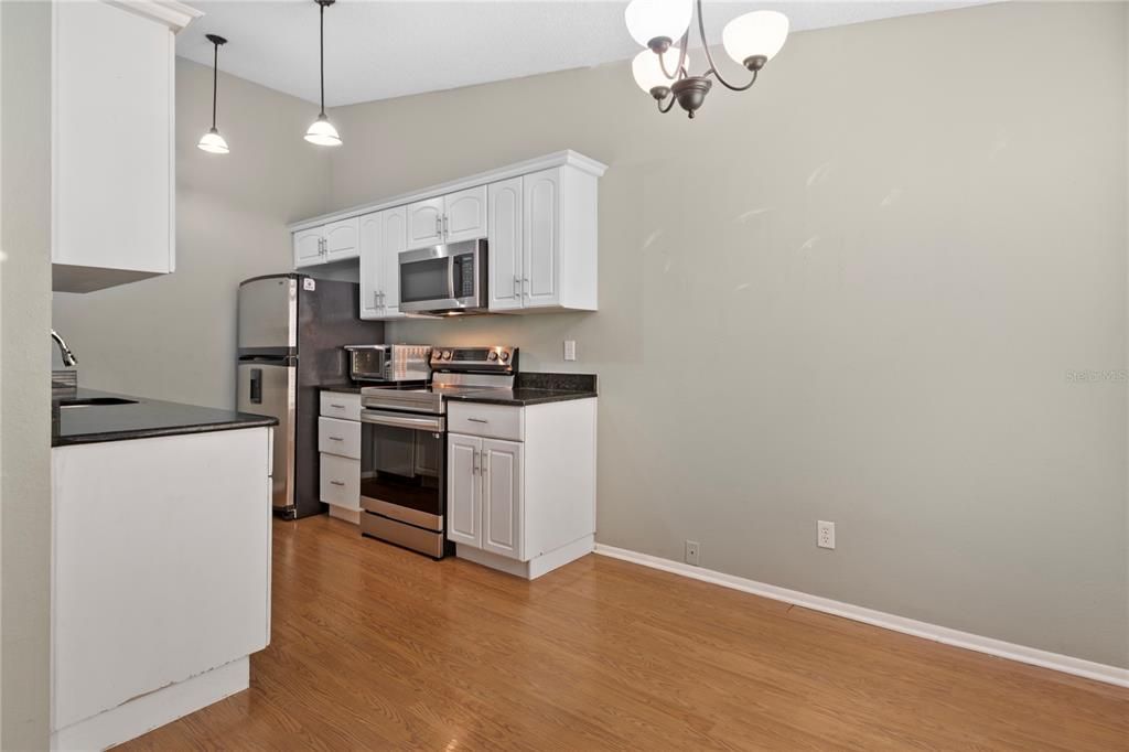 For Sale: $289,900 (3 beds, 2 baths, 1231 Square Feet)