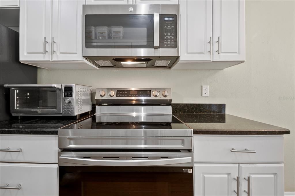 For Sale: $289,900 (3 beds, 2 baths, 1231 Square Feet)