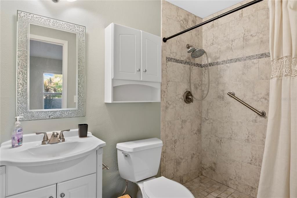 For Sale: $289,900 (3 beds, 2 baths, 1231 Square Feet)