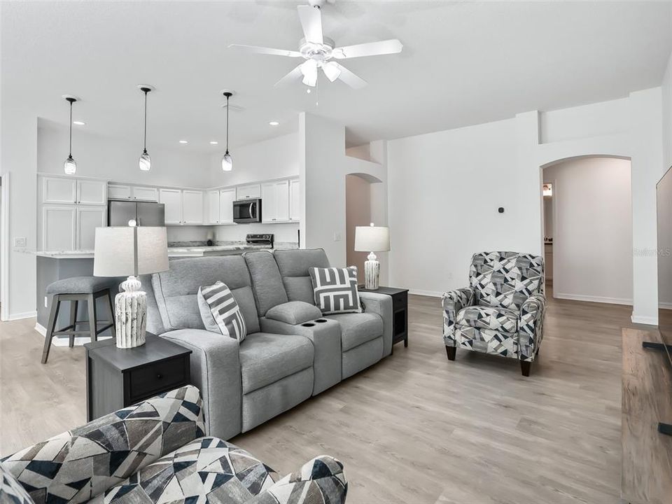 En Venta: $469,000 (3 camas, 2 baños, 1656 Pies cuadrados)