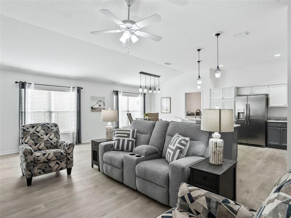 En Venta: $469,000 (3 camas, 2 baños, 1656 Pies cuadrados)