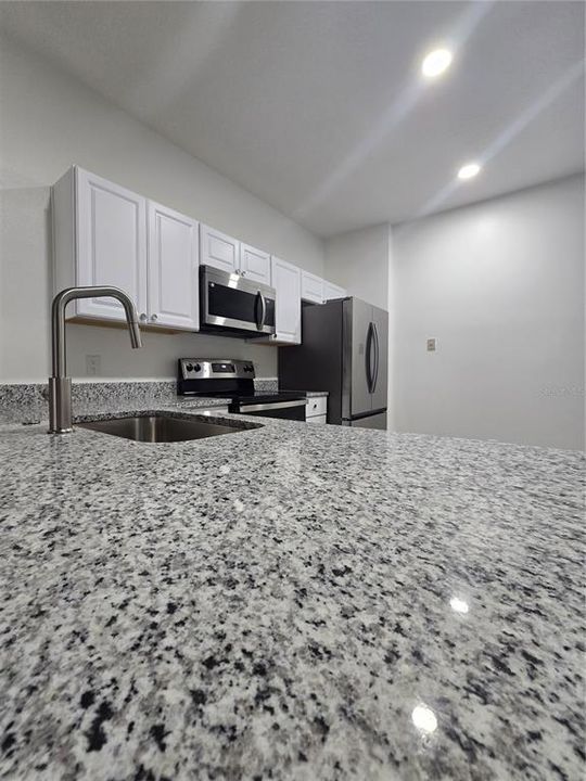 For Rent: $2,050 (3 beds, 3 baths, 1494 Square Feet)