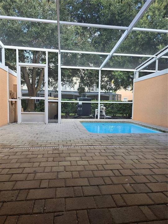 For Rent: $2,050 (3 beds, 3 baths, 1494 Square Feet)