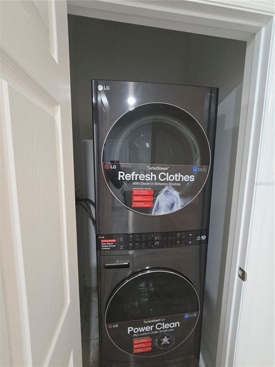 For Rent: $2,050 (3 beds, 3 baths, 1494 Square Feet)