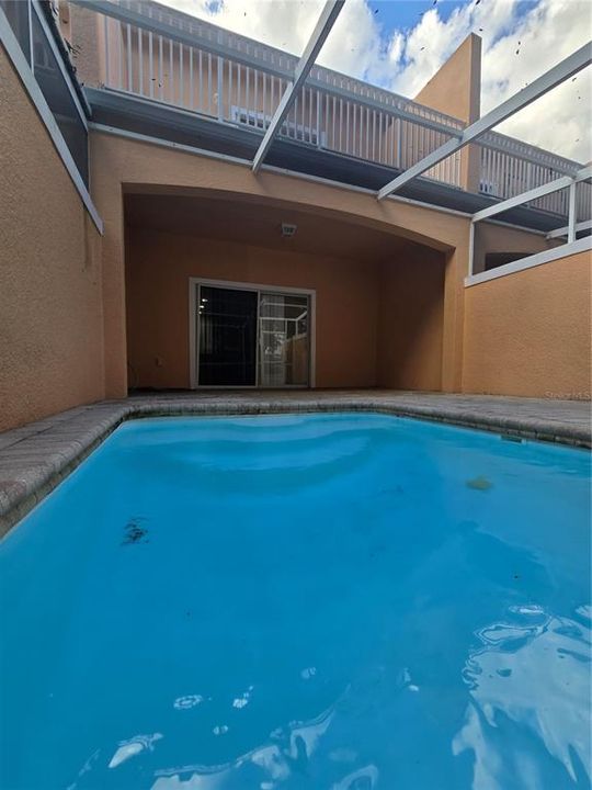 For Rent: $2,050 (3 beds, 3 baths, 1494 Square Feet)