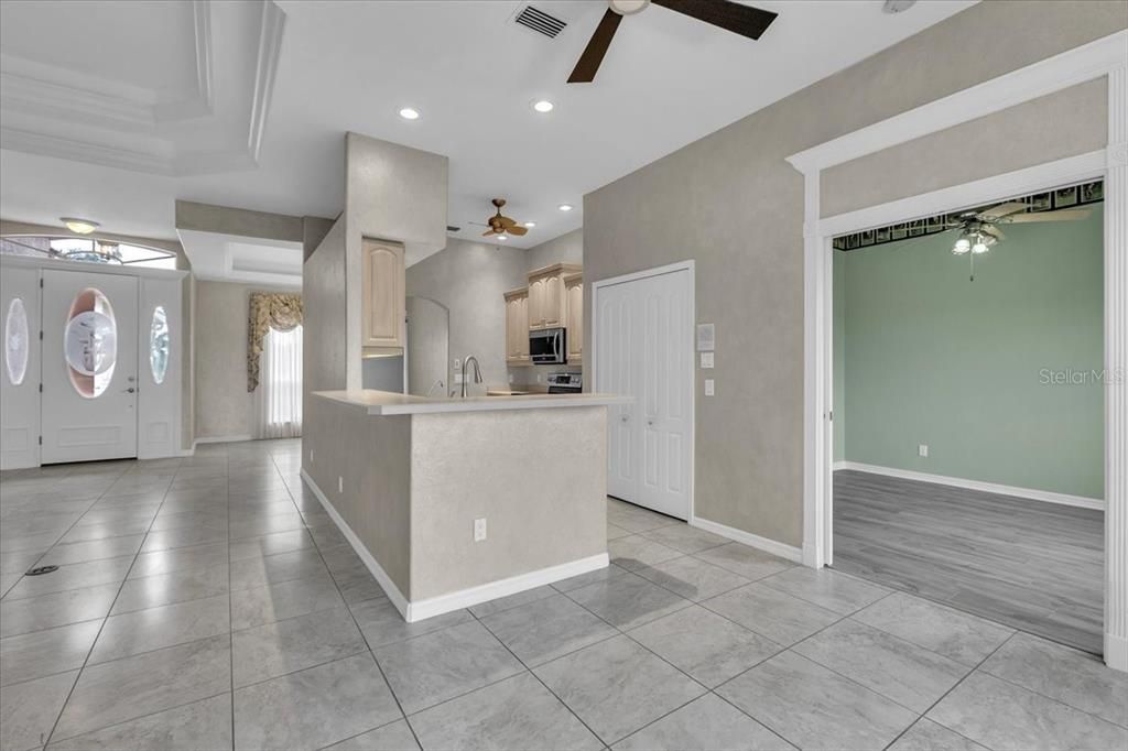 For Sale: $325,000 (3 beds, 2 baths, 1861 Square Feet)