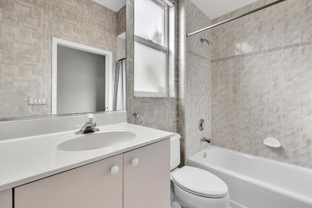 For Sale: $325,000 (3 beds, 2 baths, 1861 Square Feet)