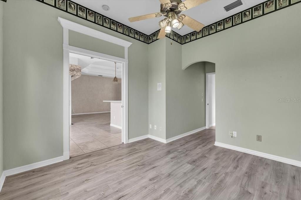 For Sale: $325,000 (3 beds, 2 baths, 1861 Square Feet)