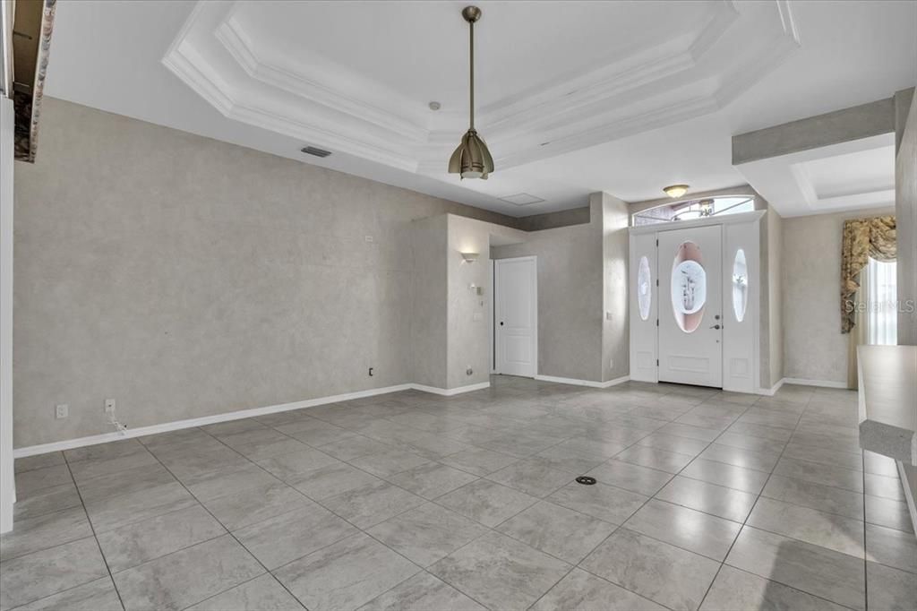 For Sale: $325,000 (3 beds, 2 baths, 1861 Square Feet)