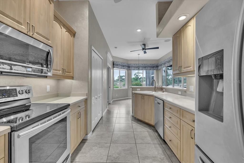 For Sale: $325,000 (3 beds, 2 baths, 1861 Square Feet)