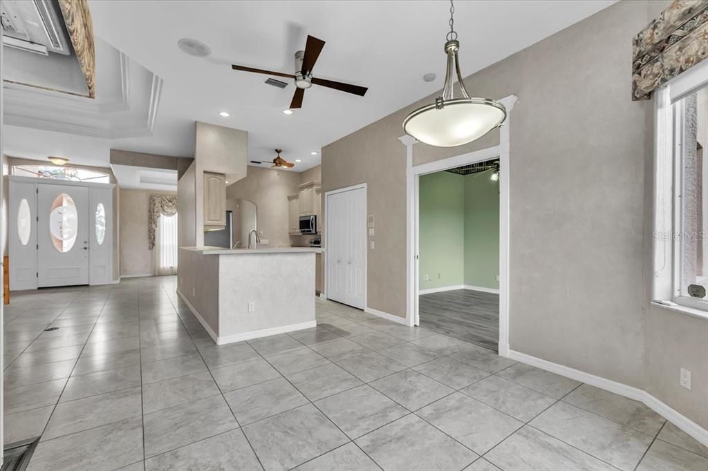 For Sale: $325,000 (3 beds, 2 baths, 1861 Square Feet)