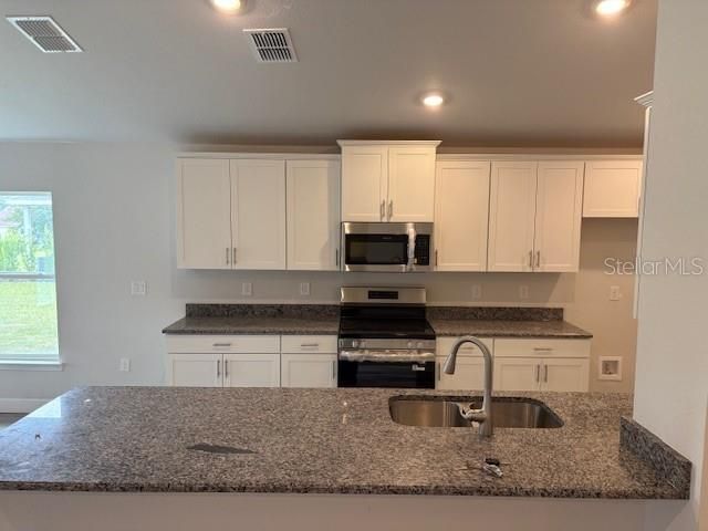 На продажу: $343,450 (3 спален, 2 ванн, 1970 Квадратных фут)