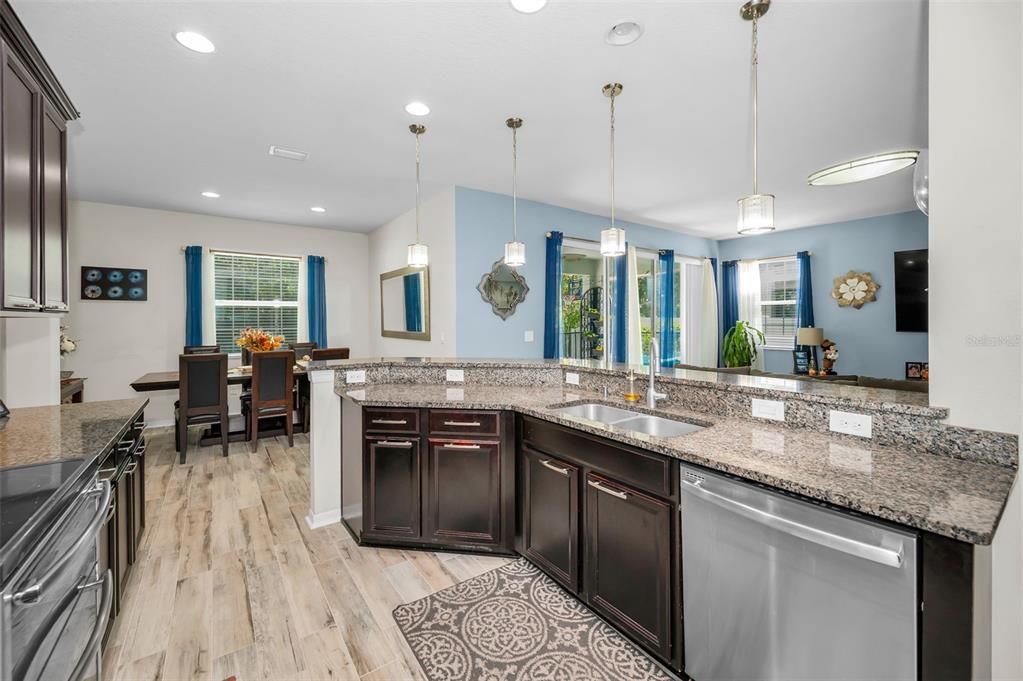 待售: $915,000 (4 贝兹, 3 浴室, 3508 平方英尺)