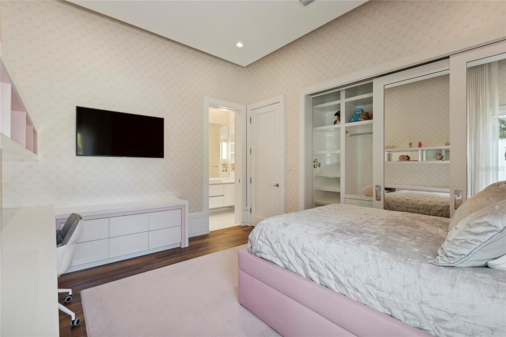 For Sale: $9,999,000 (6 beds, 6 baths, 6783 Square Feet)