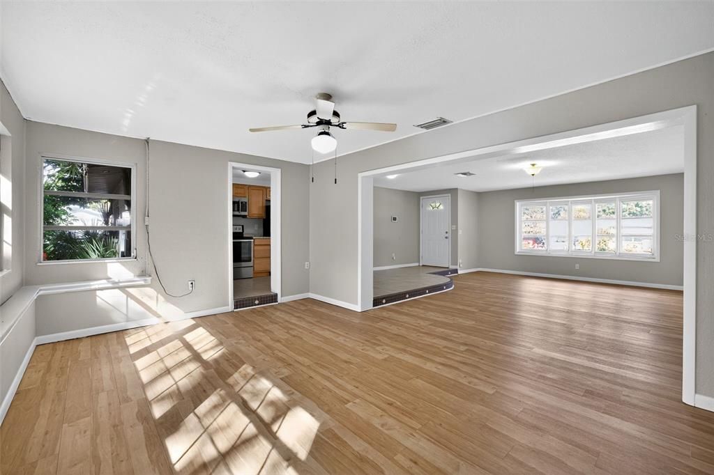 待售: $429,900 (3 贝兹, 2 浴室, 1588 平方英尺)